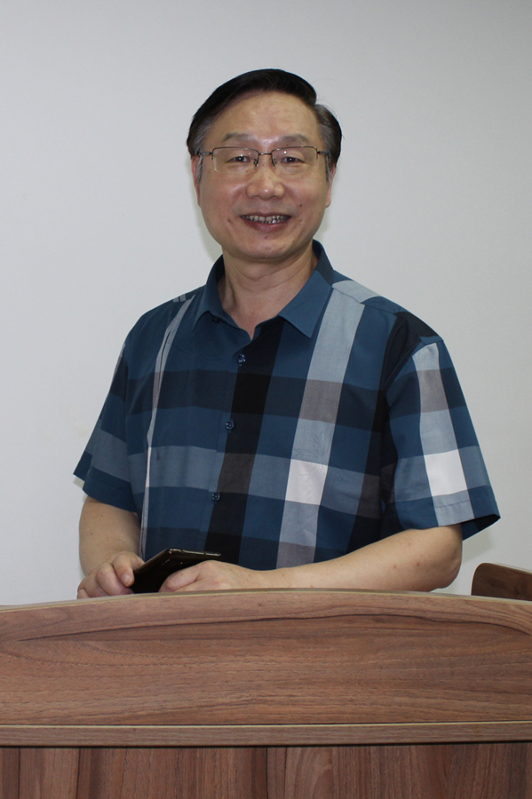 1625816038304580.jpg 何牧师.jpg