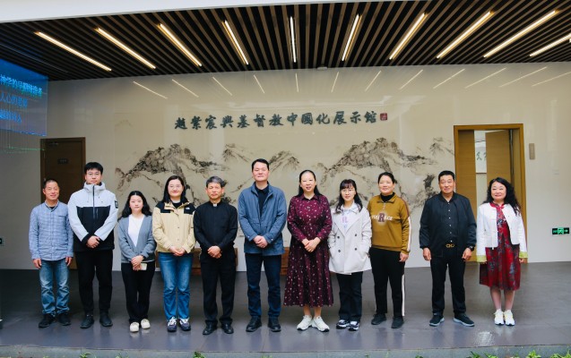 参观展示馆照片(修).jpg