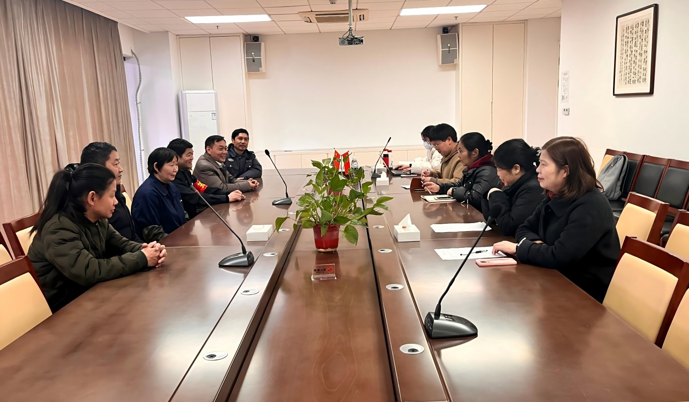 相城基督教堂召开保安保洁安全会(1).jpg